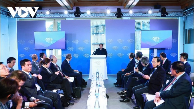 PM leads national dialogue with WEF, outlines strategies for Vietnam’s growth